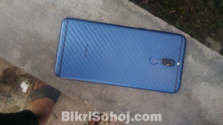 Huawei nova 2i